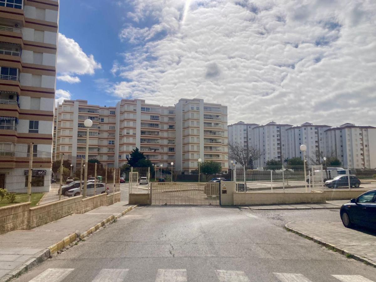 Apartamento Valdemar Playa - Wifi & Aparcamiento El Puerto de Santa Maria Luaran gambar
